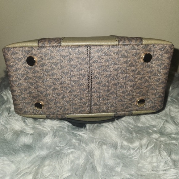🔥🔥NWT Michael Kors Austin Satchel This is a listing created for a Posh Show. - Picture 5 of 10